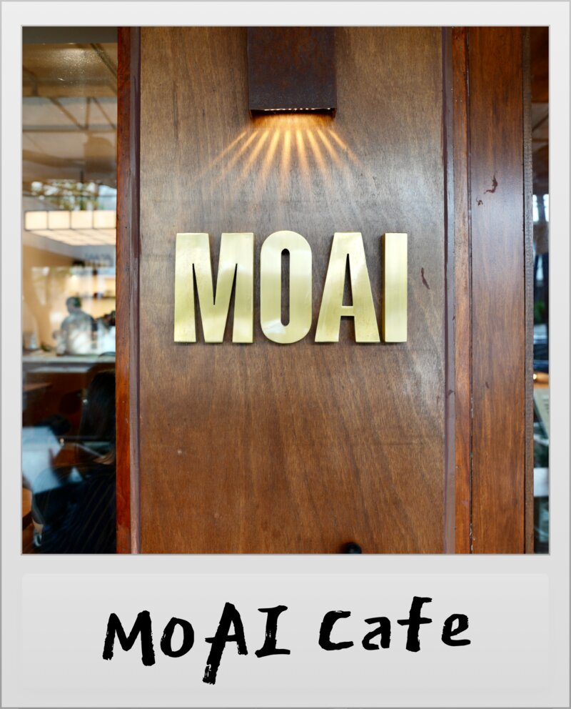 Moai Cafe - Polaroid